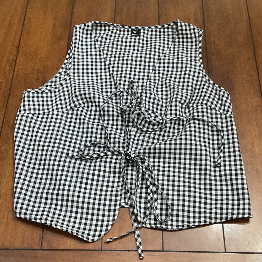 SHEIN Black and White Gingham Women's Vest